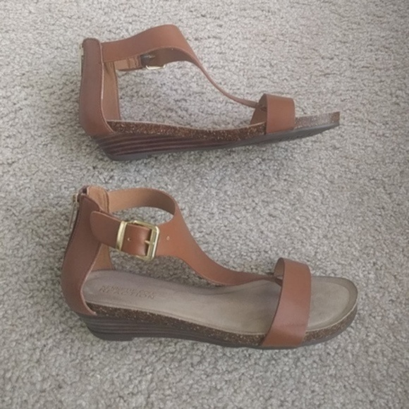 NWOT Kenneth Cole Great Gal Sandals - Picture 3 of 6